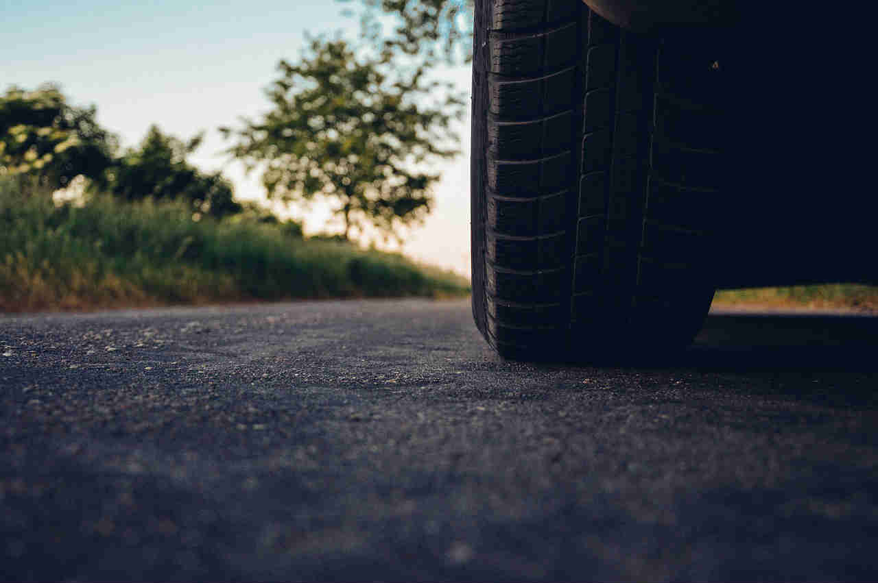 Friendly Tire Shop Welcome Image